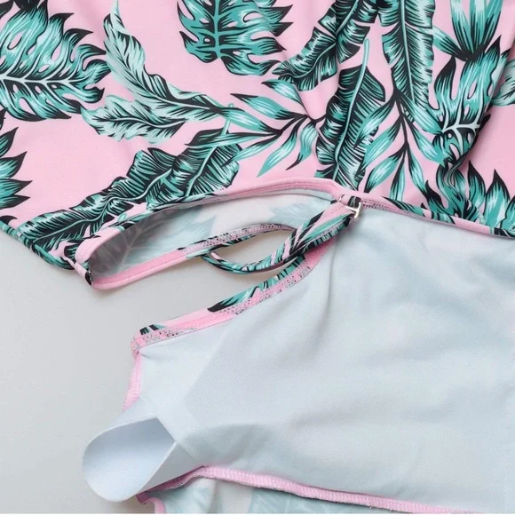 🎉 2X HOST PICK | New Tropical Leaf Flounce Off The Shoulder Maternity Swimsuit - Picture 8 of 11